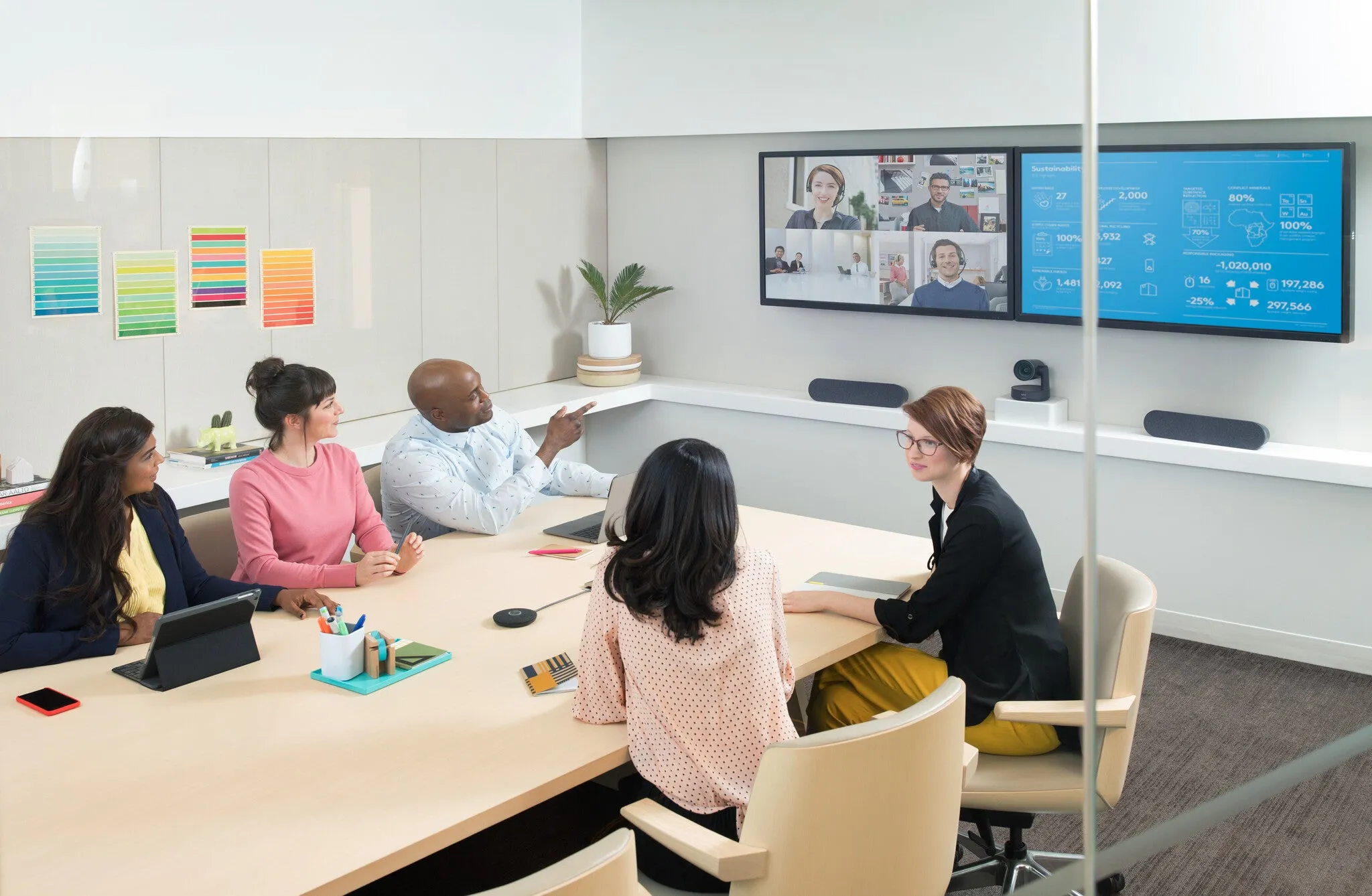 Logitech Rally Speaker, a second speaker for the Rally Ultra-HD ConferenceCam