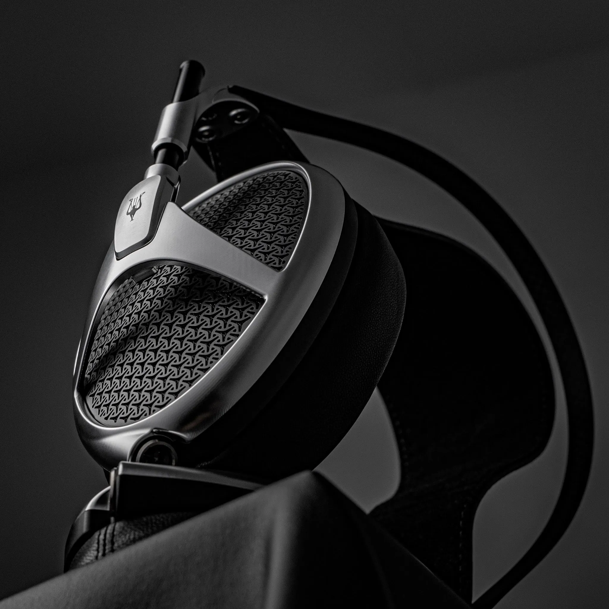Meze Audio ELITE | Open-Back Isodynamic Hybrid Planar Headphones